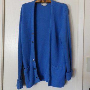 Man's lght blue cardigan Large